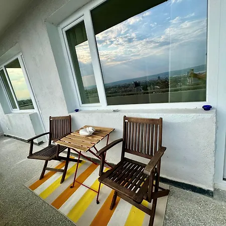 Bella Vista Apartment *